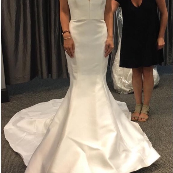 Kenneth Pool/Amsale Ivory strapless Wedding Gown - Picture 3 of 5